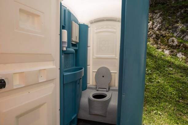 Best Wedding porta potty rental  in Trenton, OH
